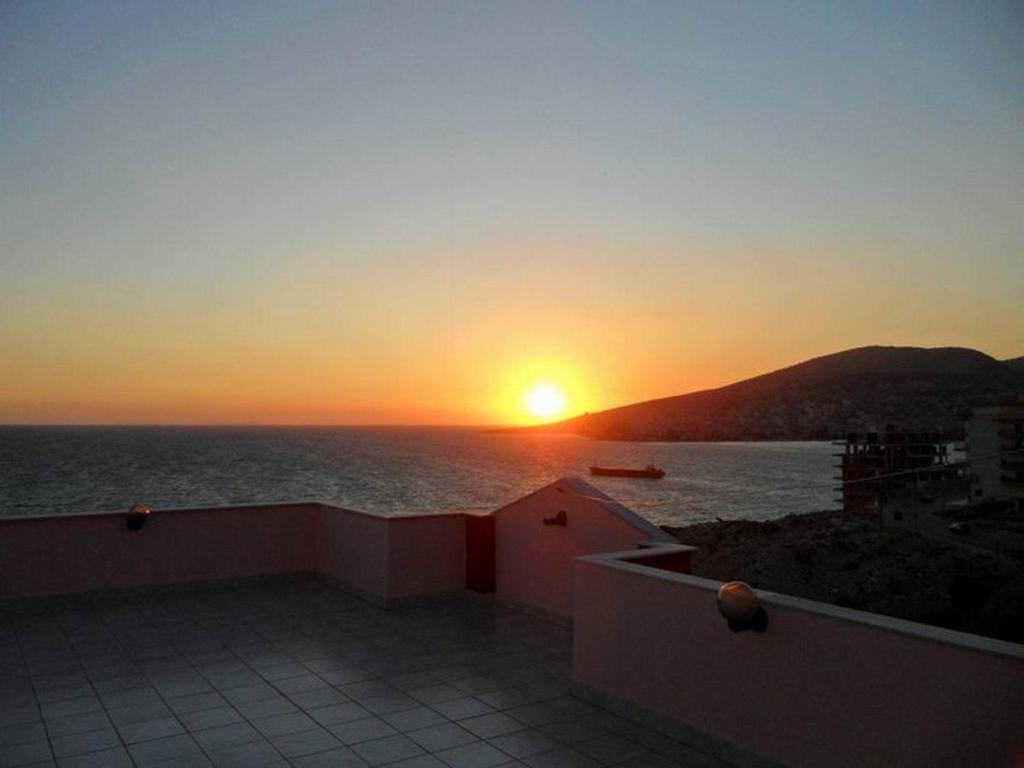 Helia Seaside Hotel Sarandë エクステリア 写真